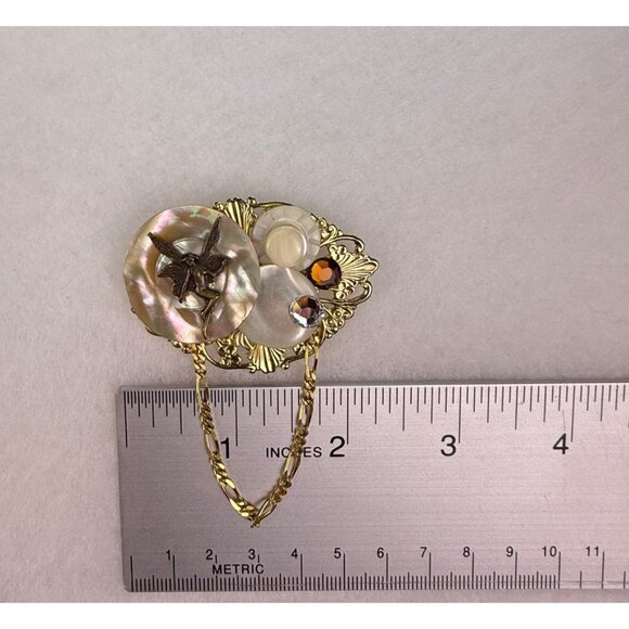 Vintage Gold Tone Filigree Fairy Brooch With Mother Of Pearl & Rhinestone - Picture 3 of 3